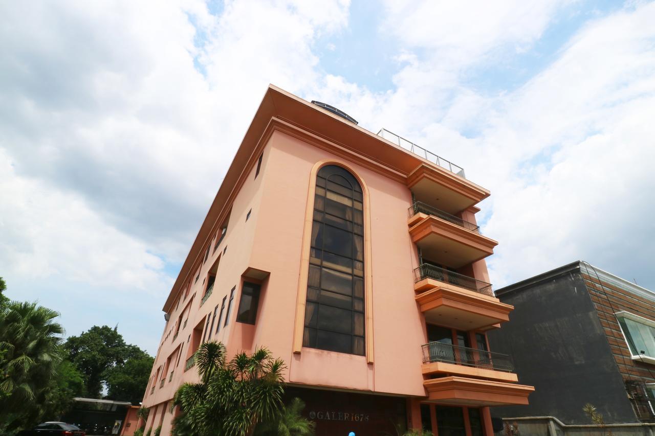 Khách sạn 678 Kemang Powered By Cocotel Jakarta