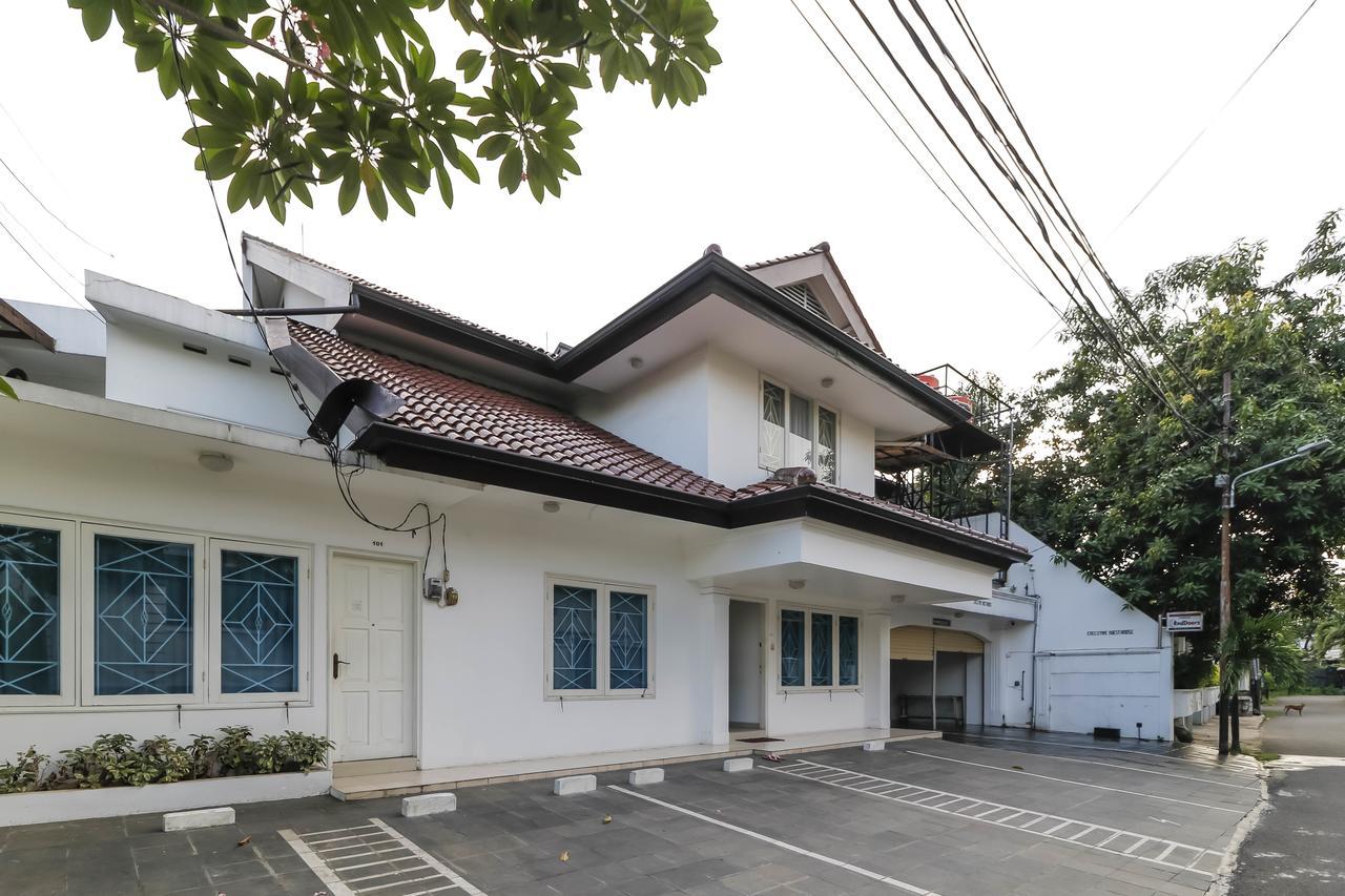 Reddoorz @ Tendean Guest house