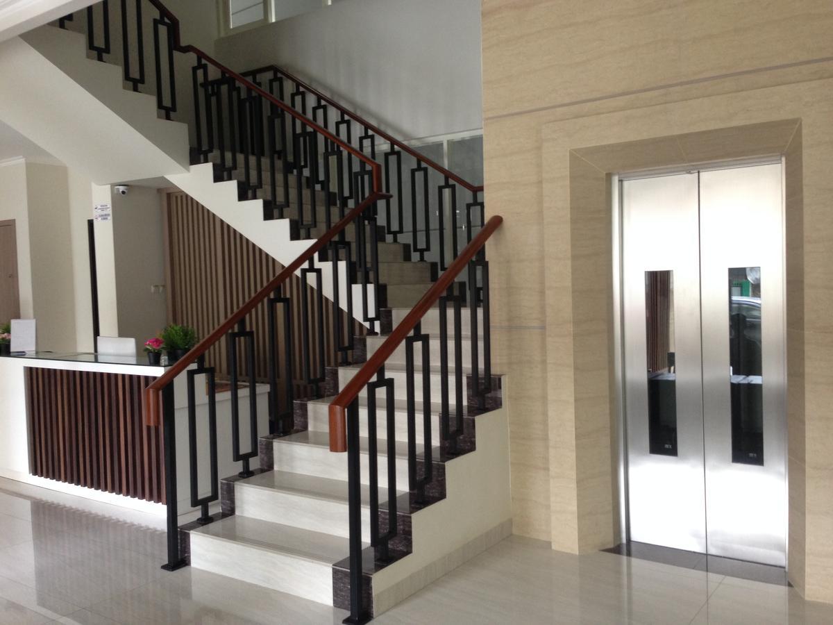 Wisma Pelangi 9 Hotel *