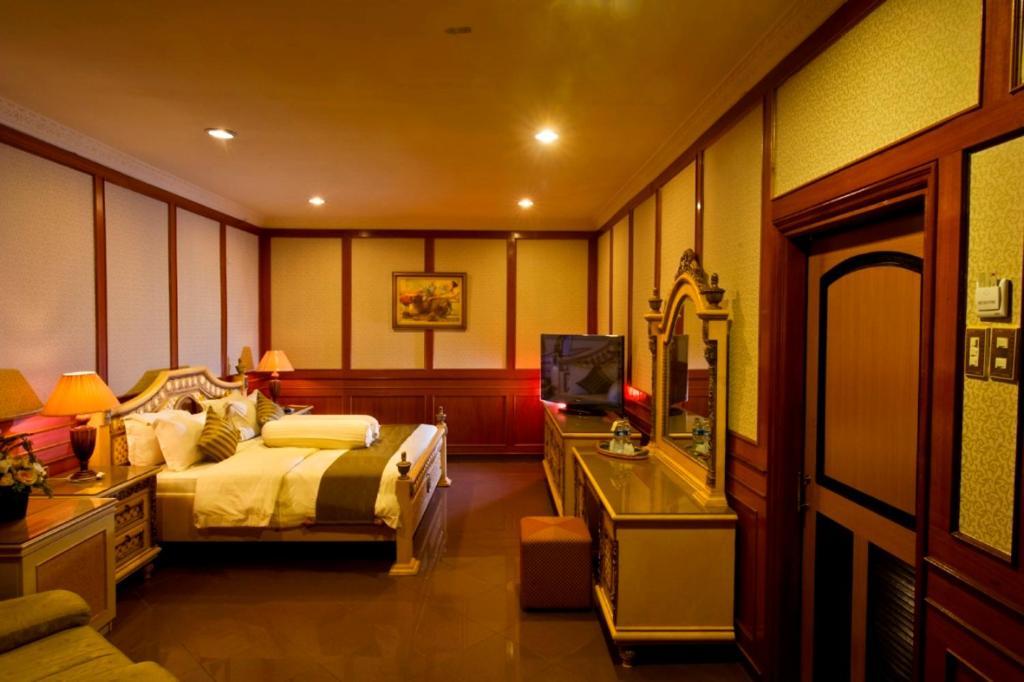 Park Nesia Royal Regal 2*