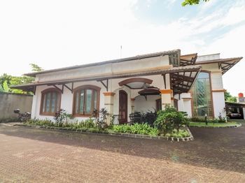 Hotel Nida Garden Tomb Kebagusan
