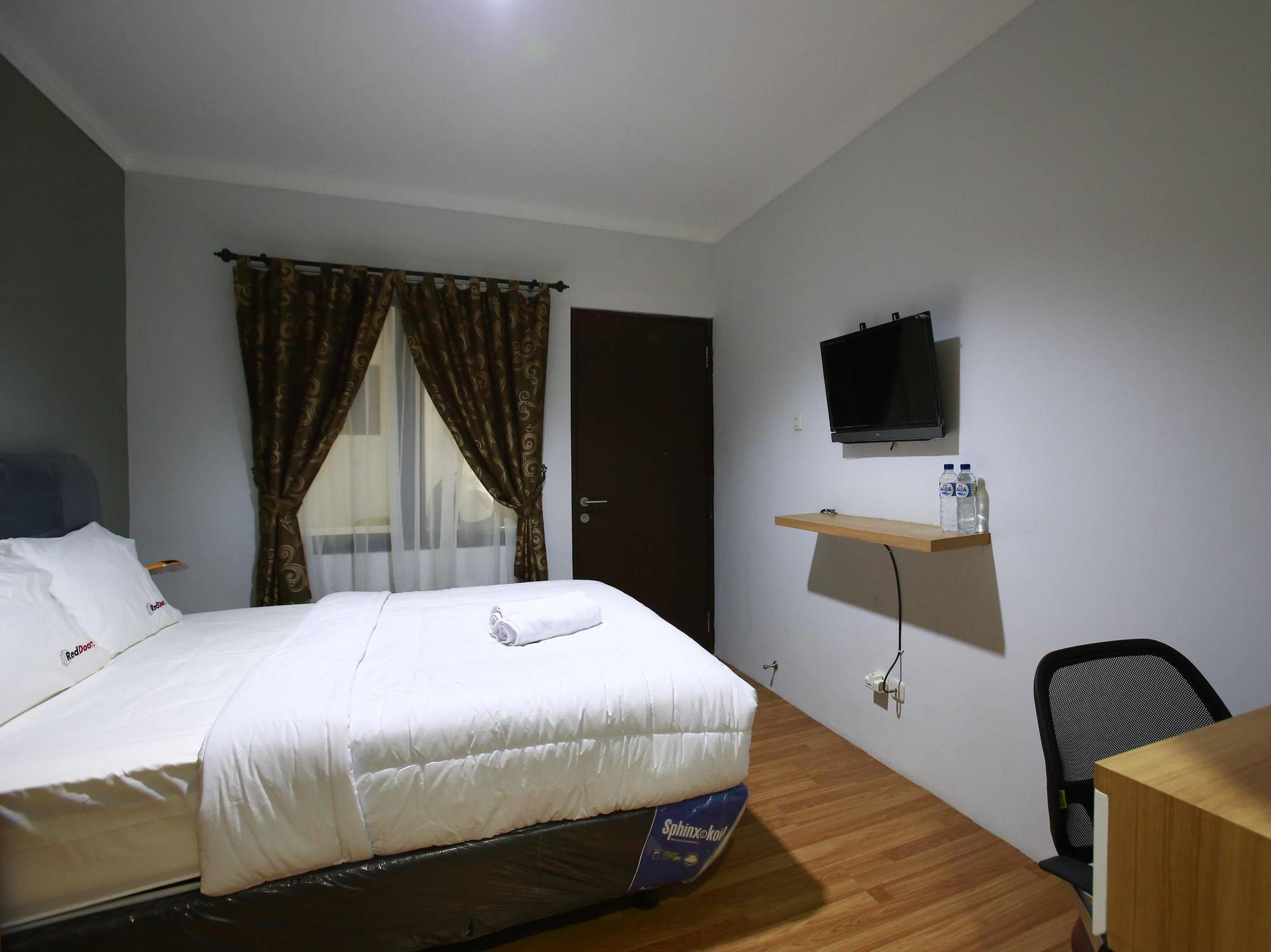Hotel Reddoorz At Cipete Utara