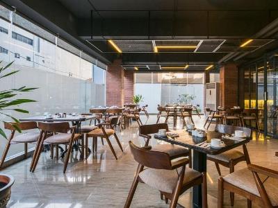 Luminor Hotel Pecenongan Jakarta By Wh Hotel
