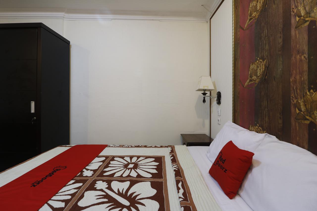 Guest house Reddoorz @ Jalan Dharmawangsa 3*