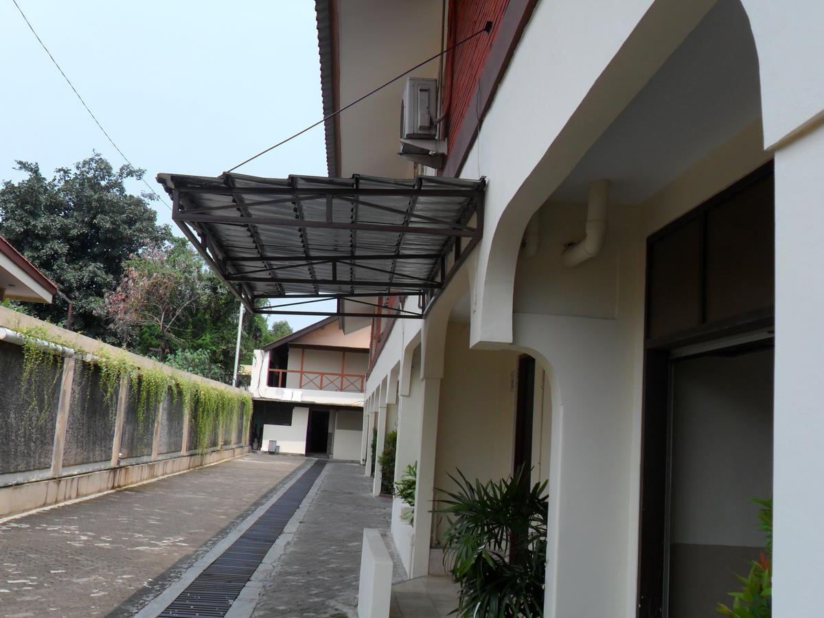 Khách sạn C'one Cempaka Putih 2*