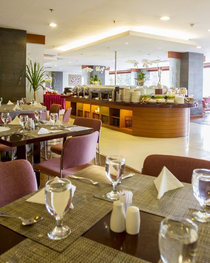 Hotel Asana Kawanua 3*
