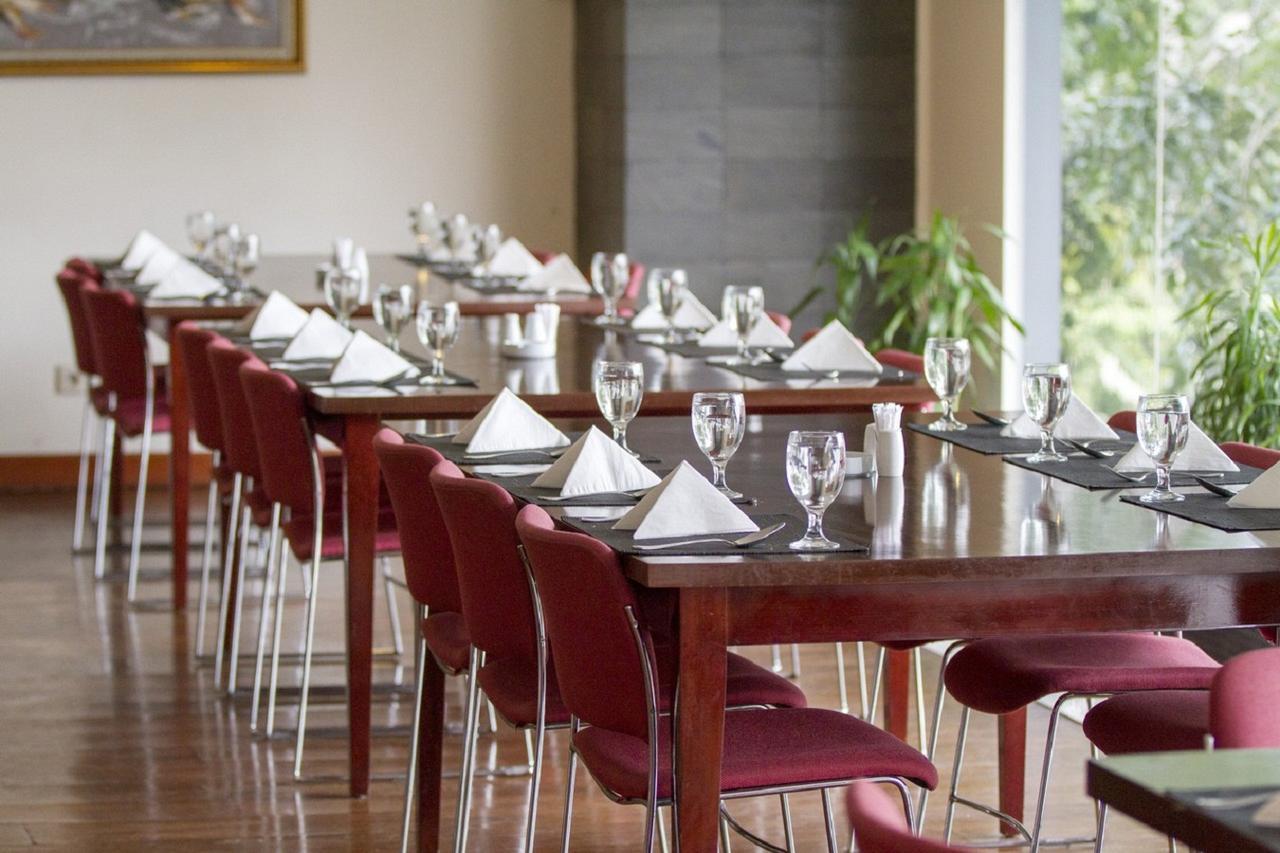 Hotel Asana Kawanua 3*