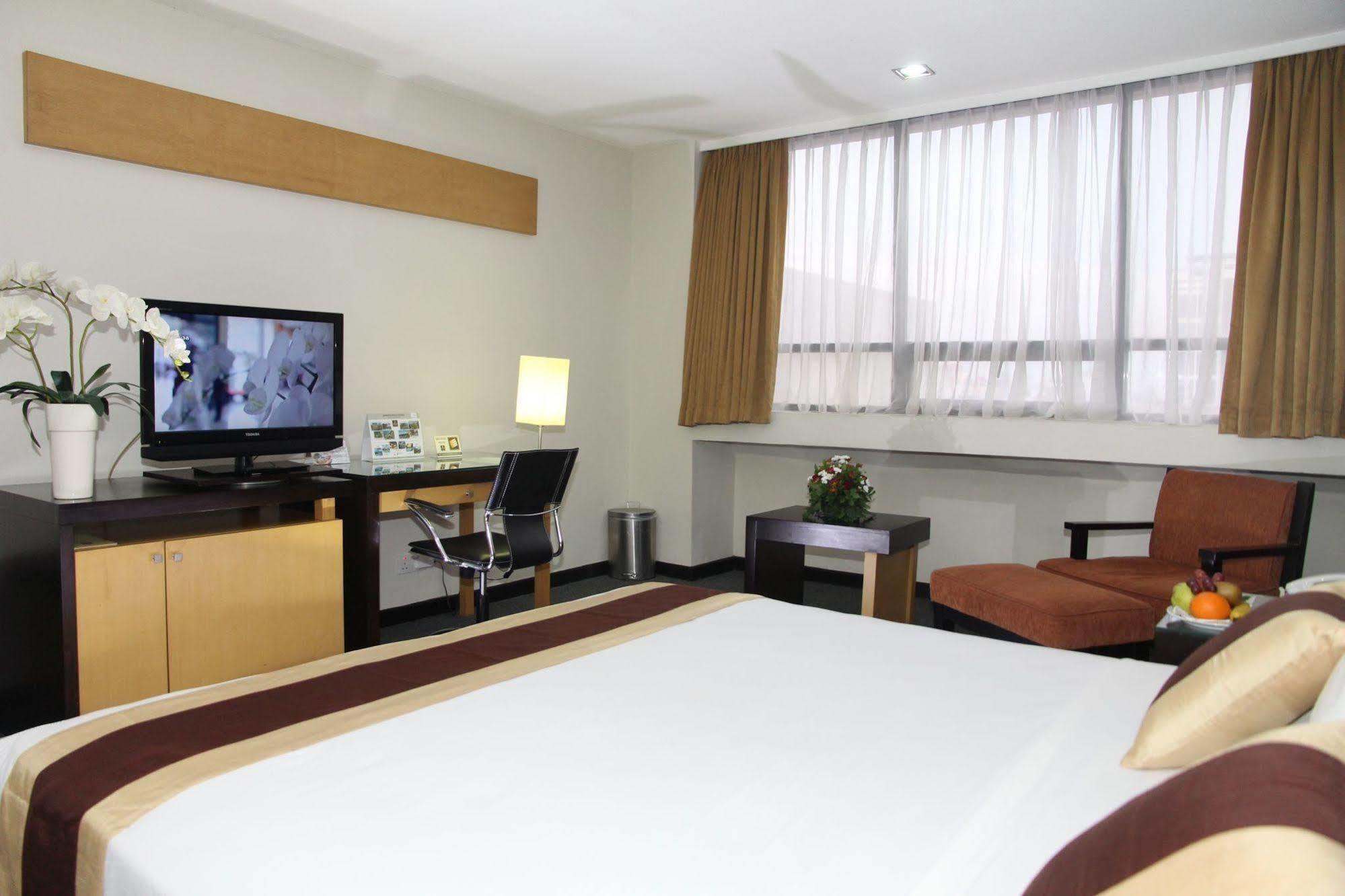 Hotel Jayakarta 4*