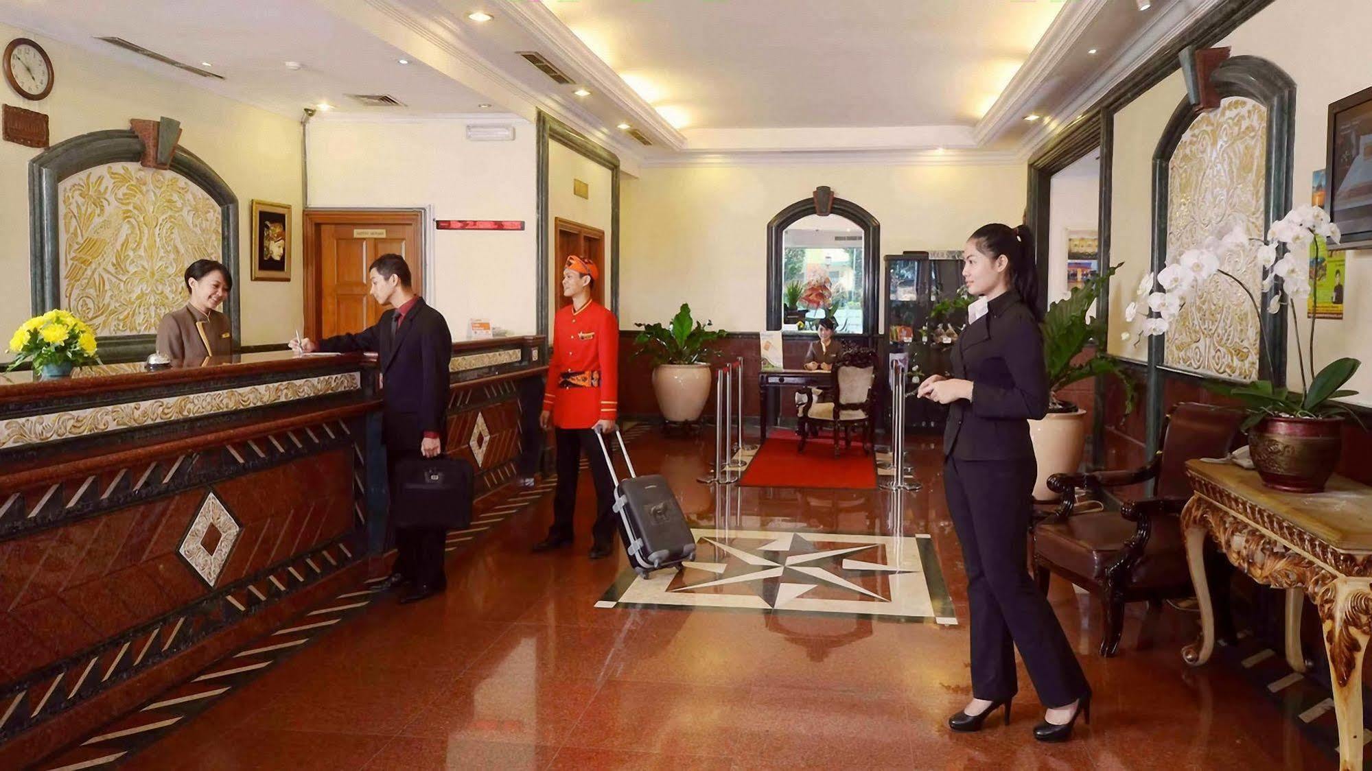 Jayakarta Hotel