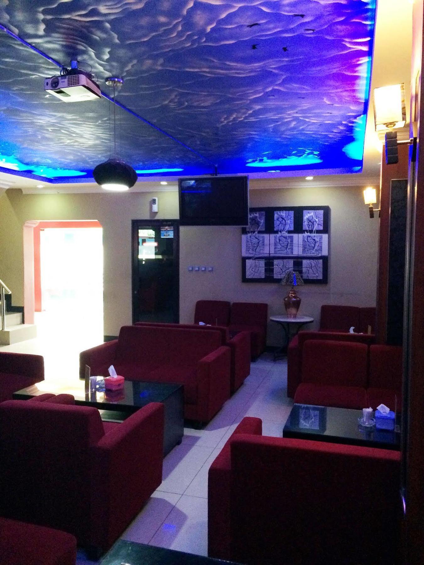 Hollywood Hotel