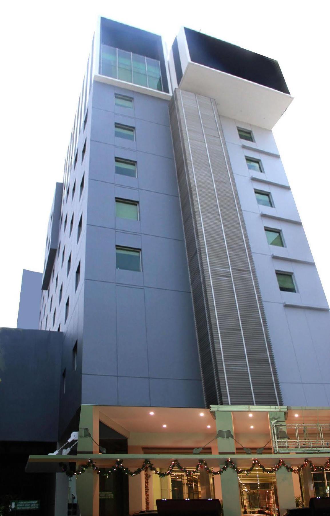 Sparks Life Jakarta, Artotel Curated 4* Jakarta