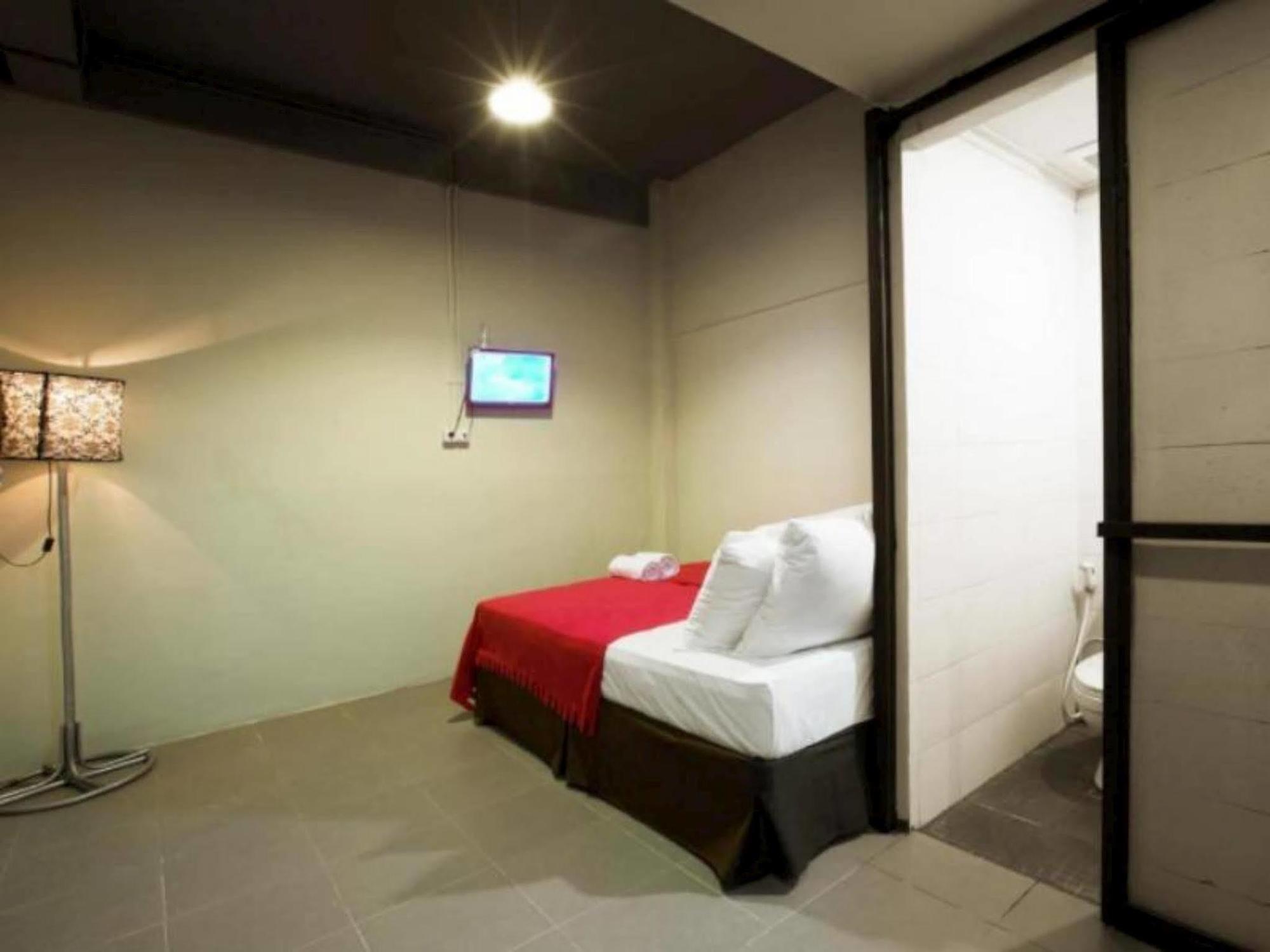 Maven Gunung Sahari Hotel 2*