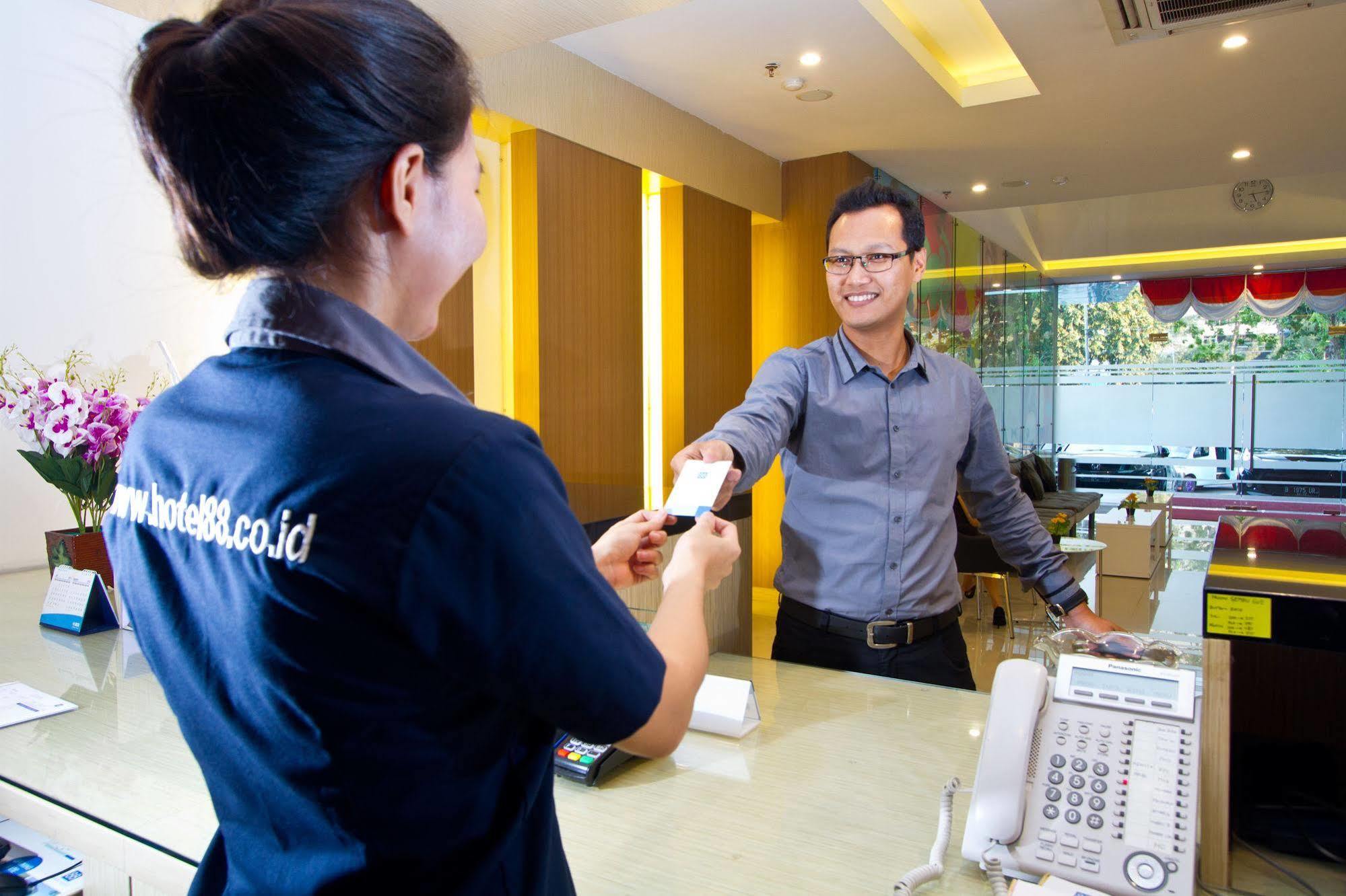 Hotel 88 Grogol By Wh 2*