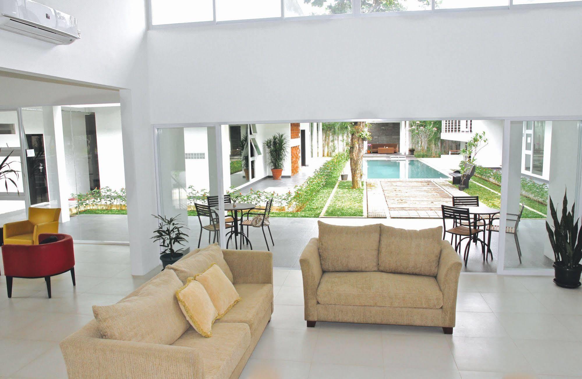Hotel Ampera Avenue 3*