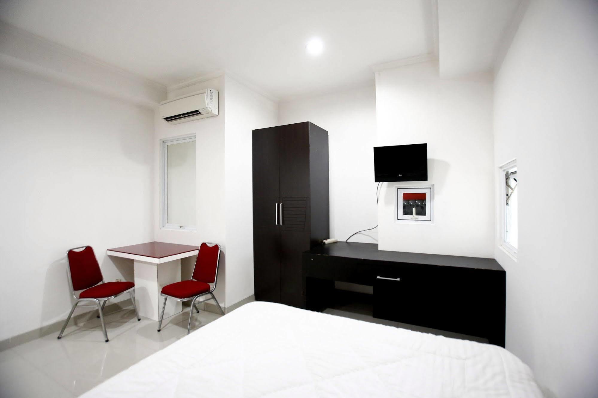 Hotel Reddoorz @ Guntur Raya Setiabudi 3*