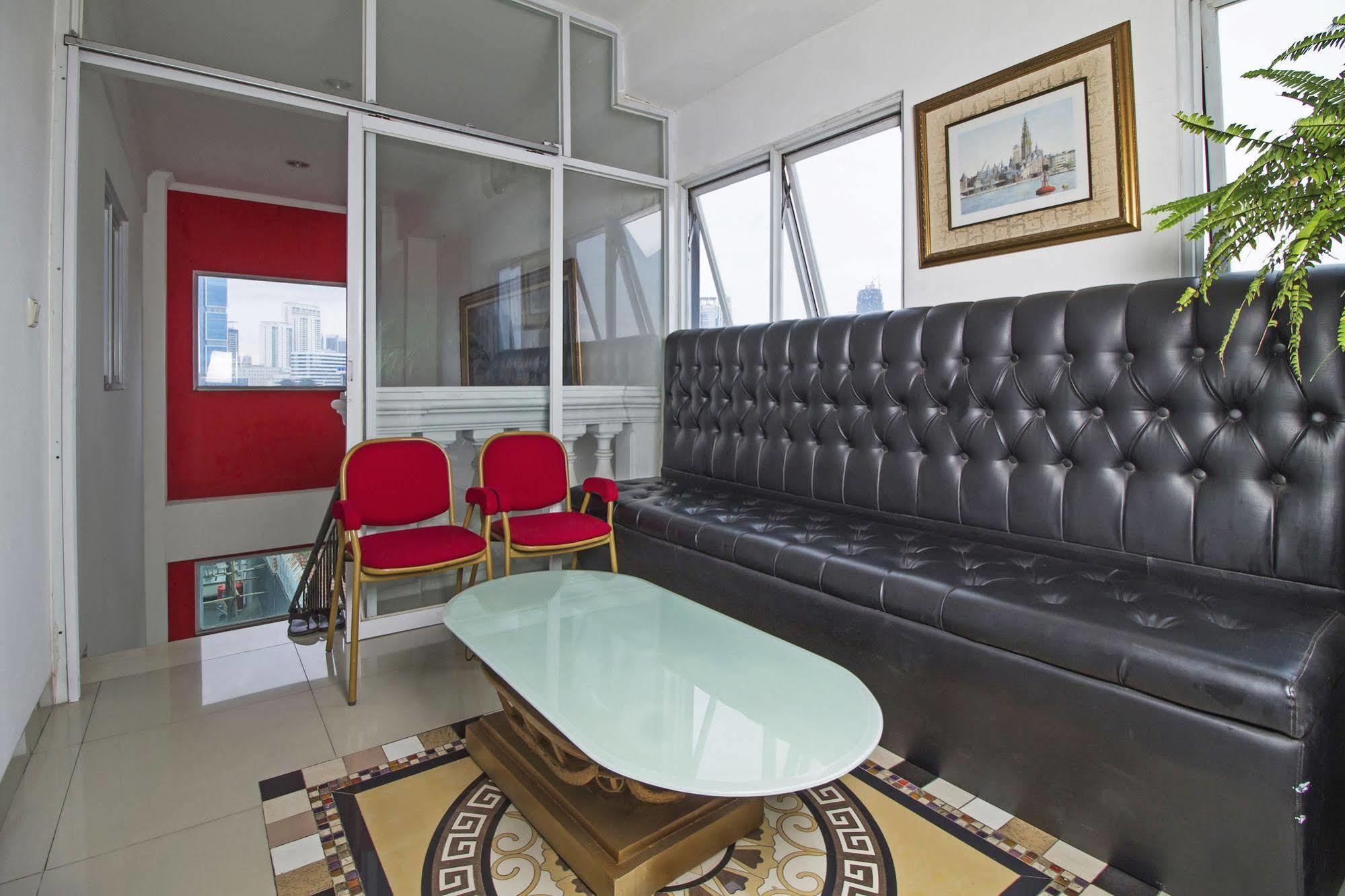 Hotel Reddoorz @ Guntur Raya Setiabudi