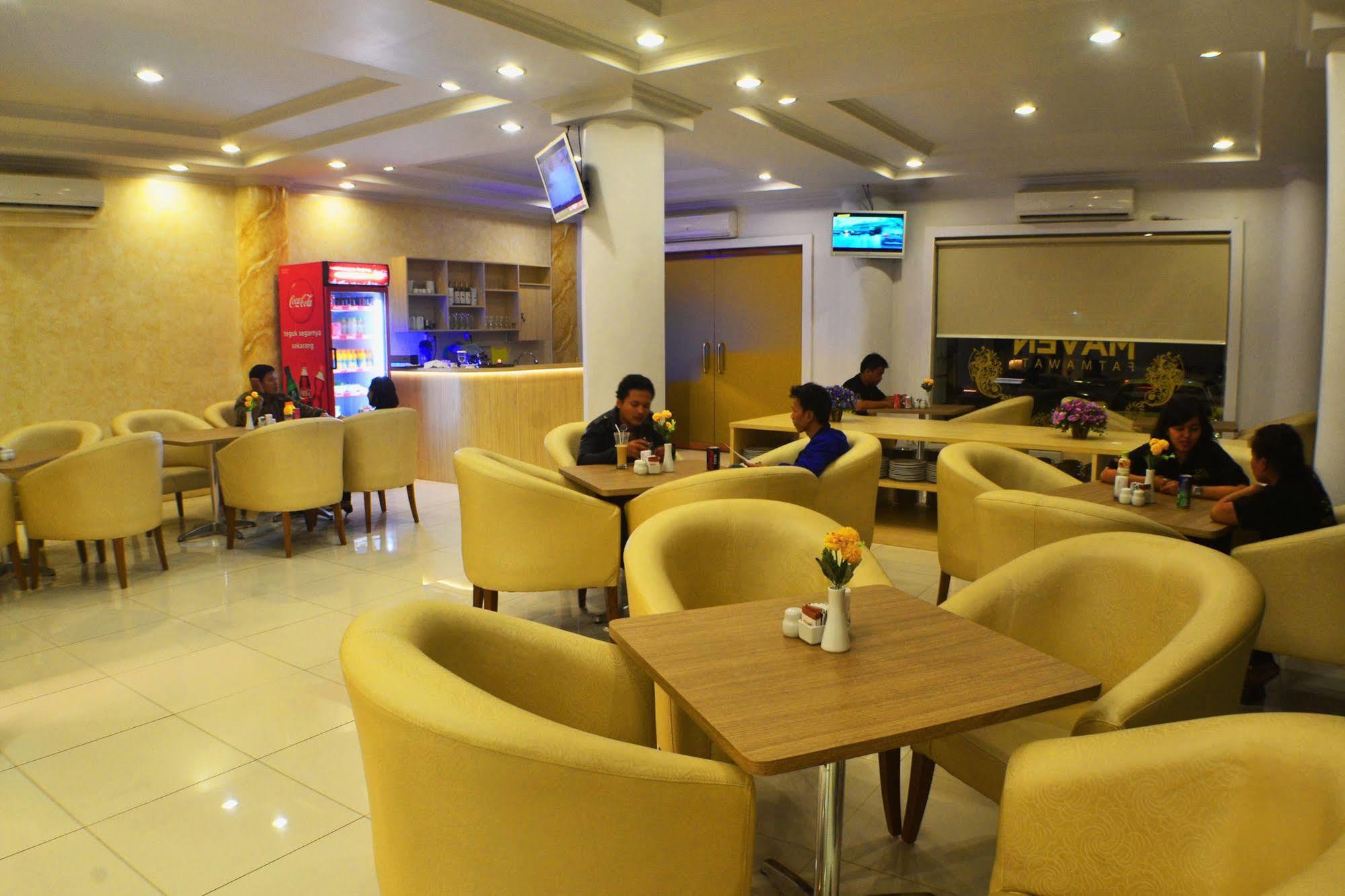 Hotel Maven Fatmawati 3*