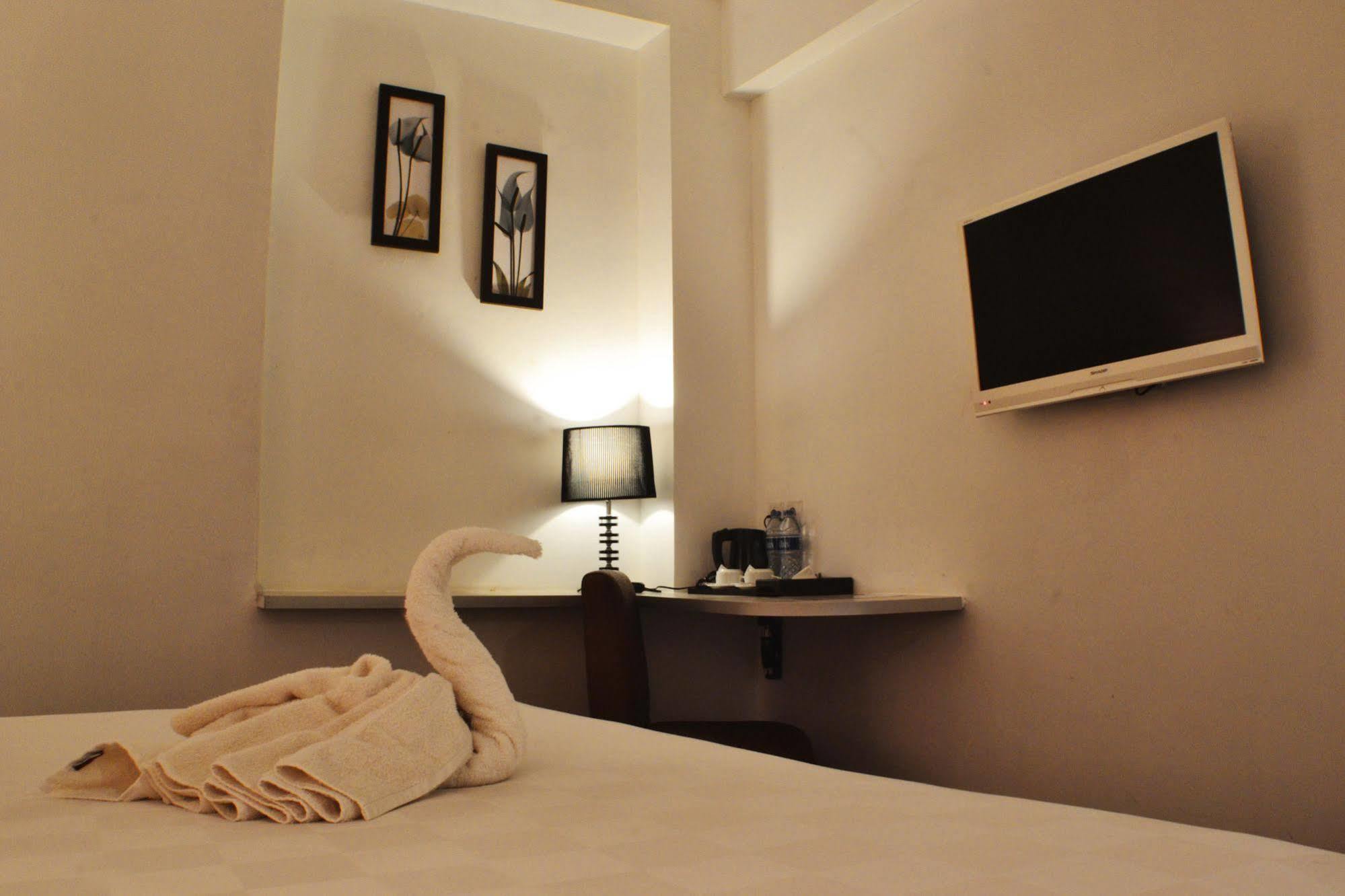 Maven Fatmawati Hotel 3*
