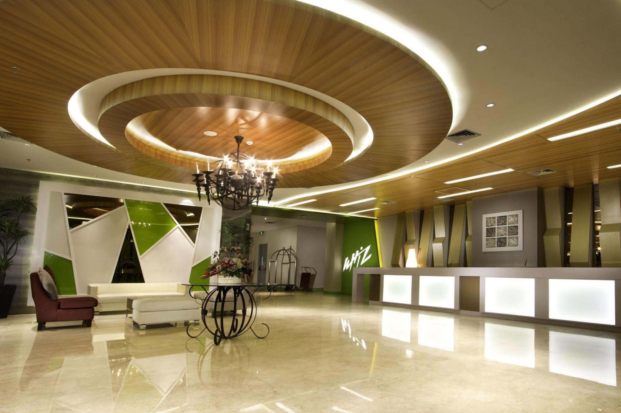 Hotel Whiz Prime Kelapa Gading 3*