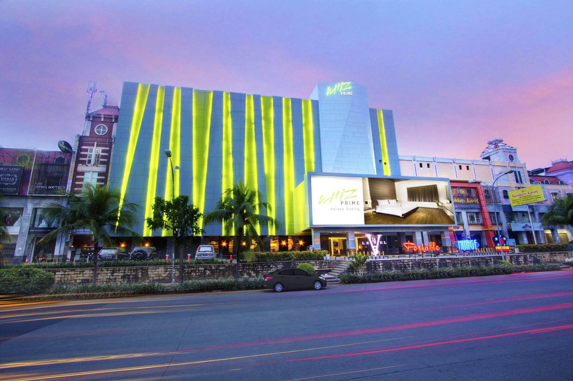 Whiz Prime Kelapa Gading