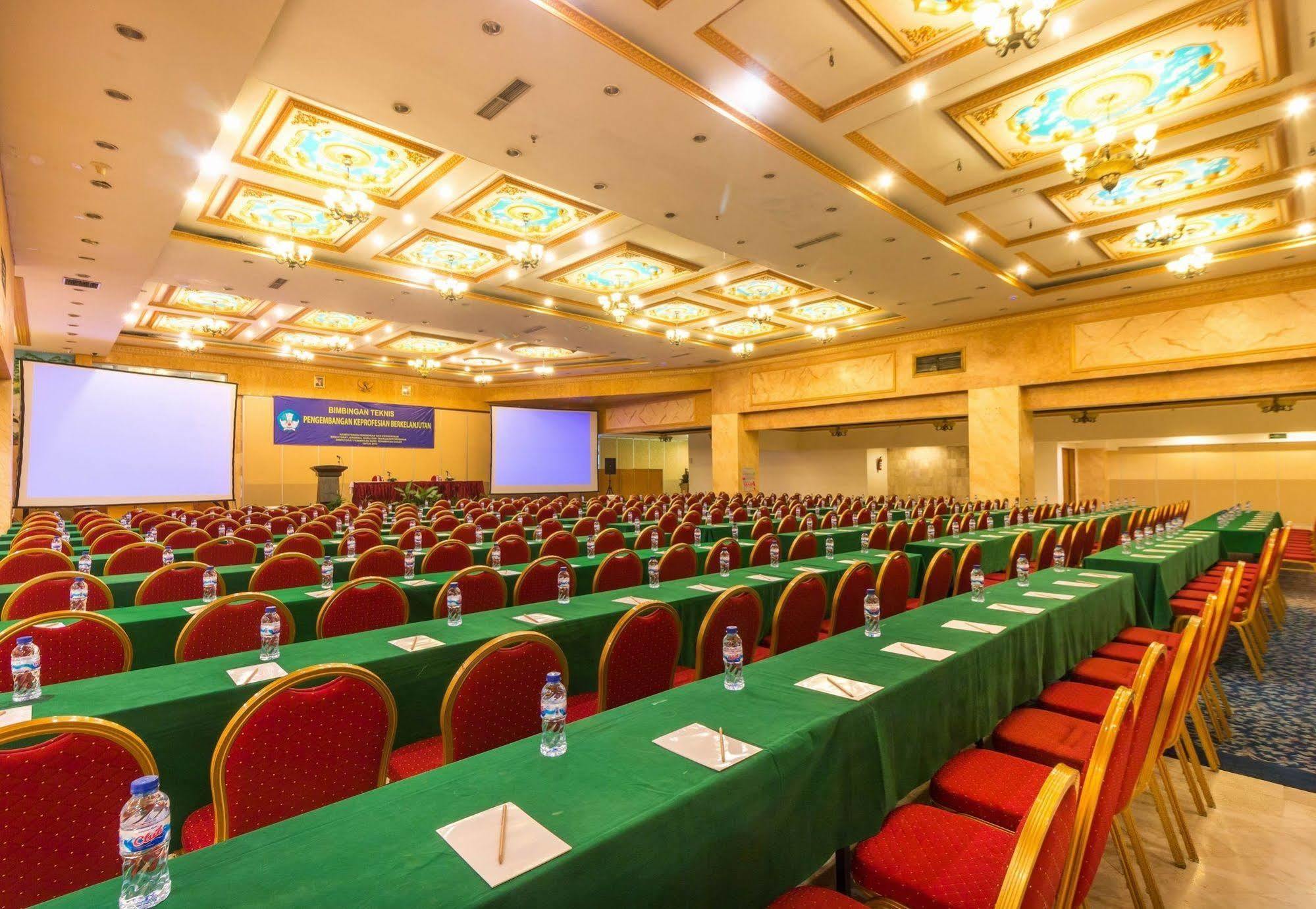 Twin Plaza Hotel Jakarta