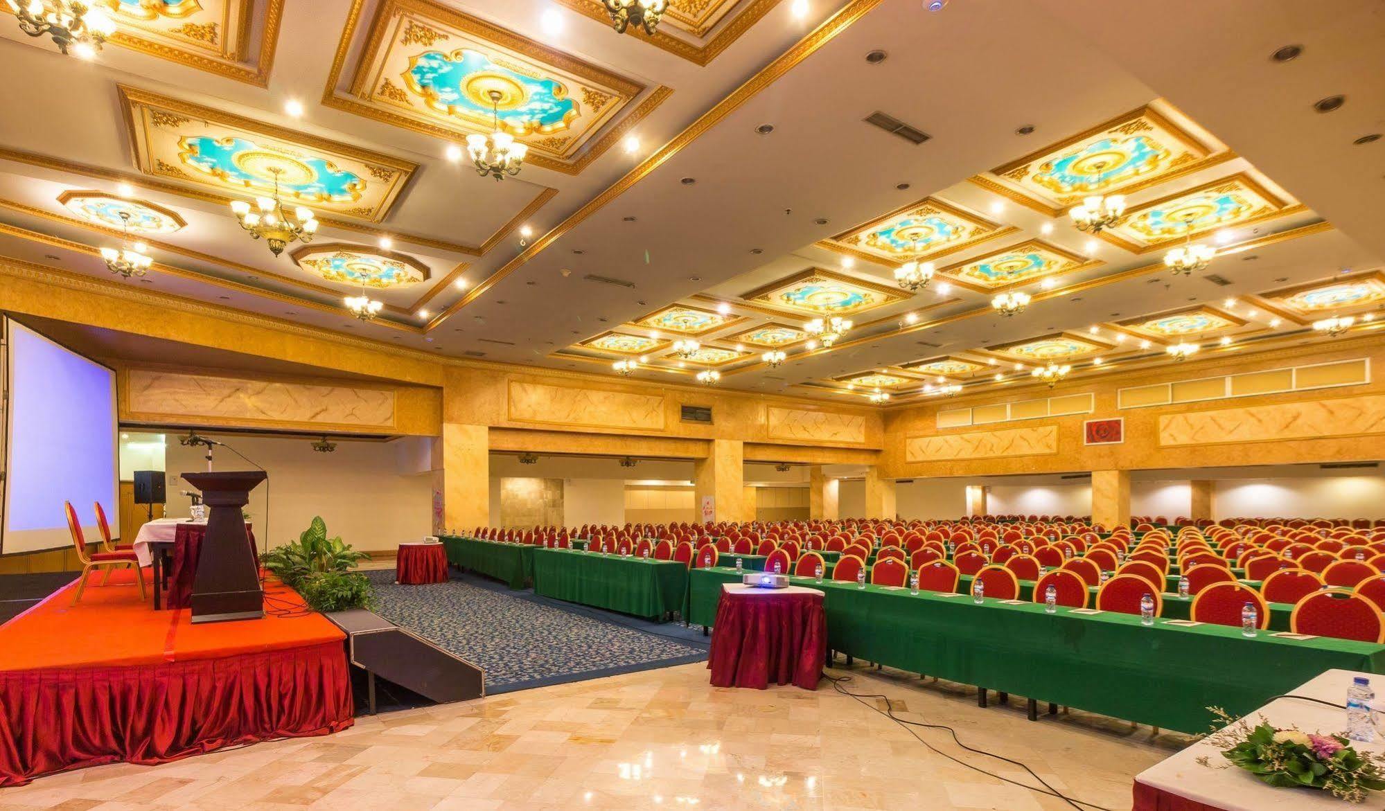 Twin Plaza Jakarta