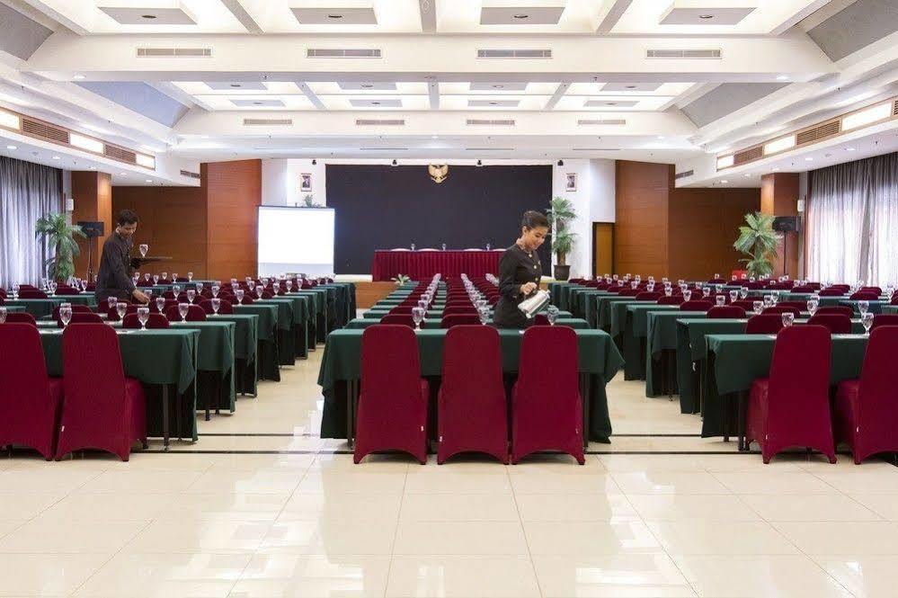 Hotel Asana Kawanua Jakarta