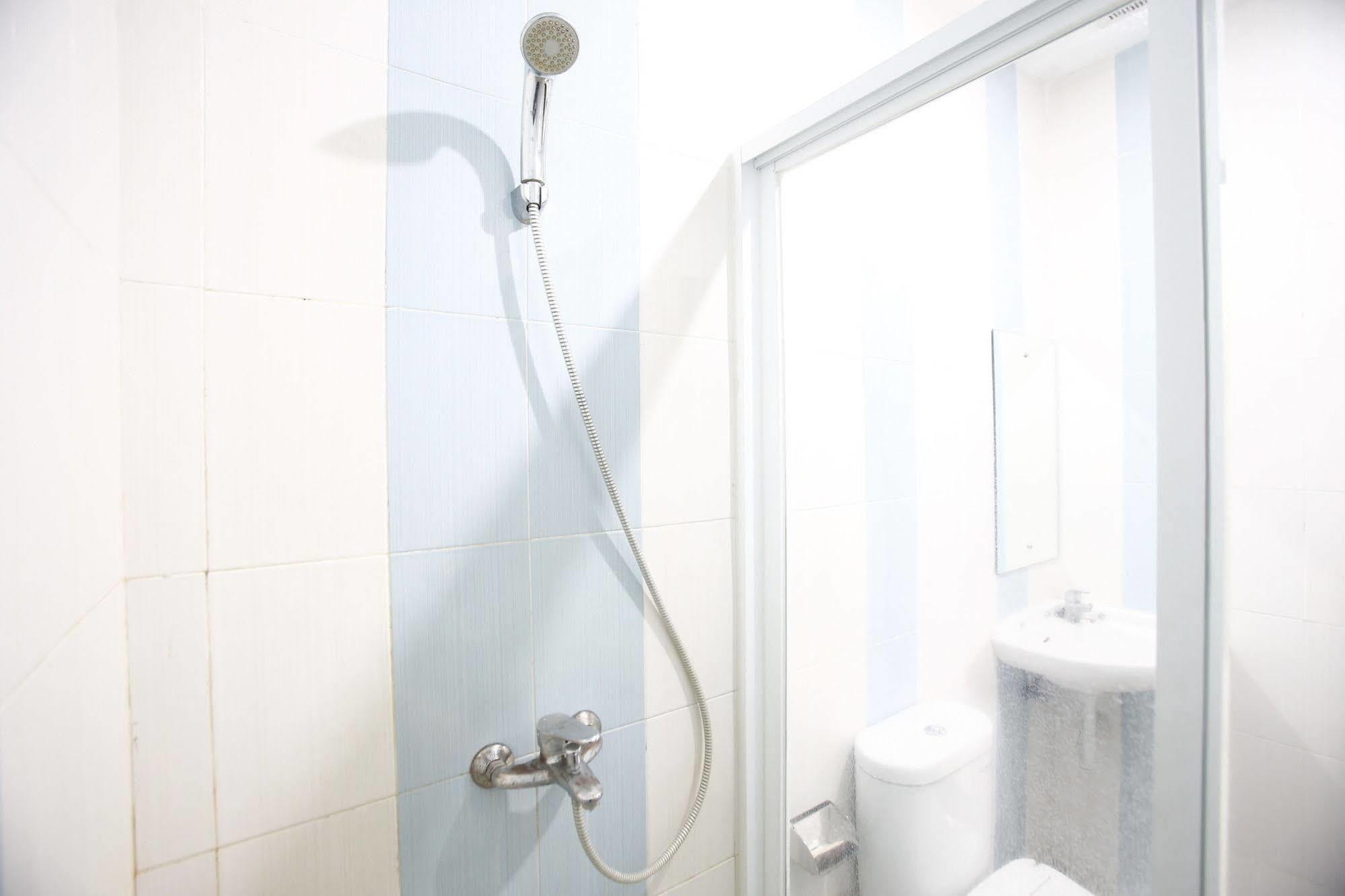 Hotel Reddoorz @ Karet Kuningan 2*
