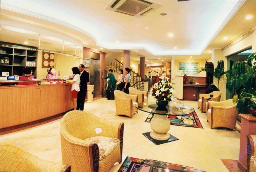 Losari Blok M Hotel 2*