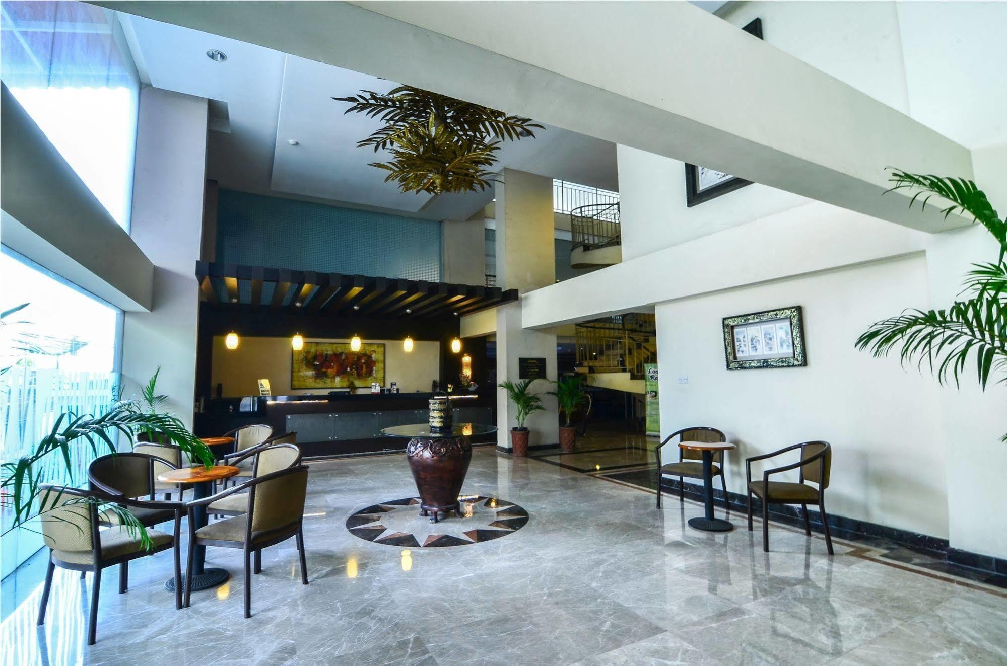 Hotel Losari Roxy Jakarta