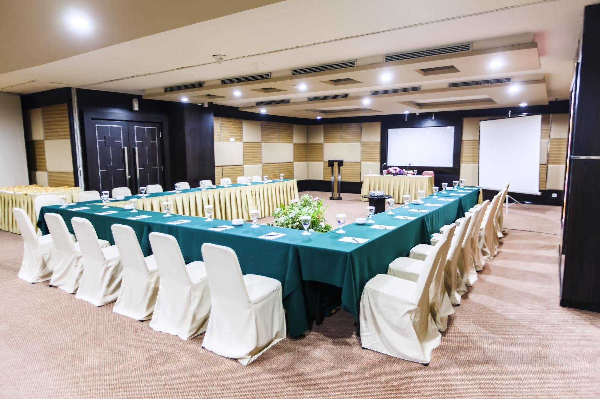 Orchardz Jayakarta Hotel