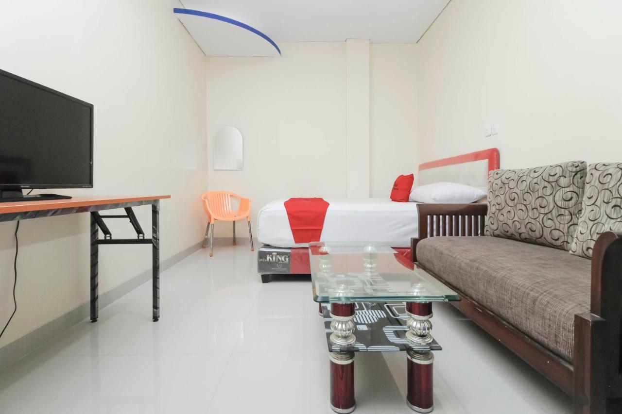 Reddoorz @ Jalan Pemuda Hotel 3*