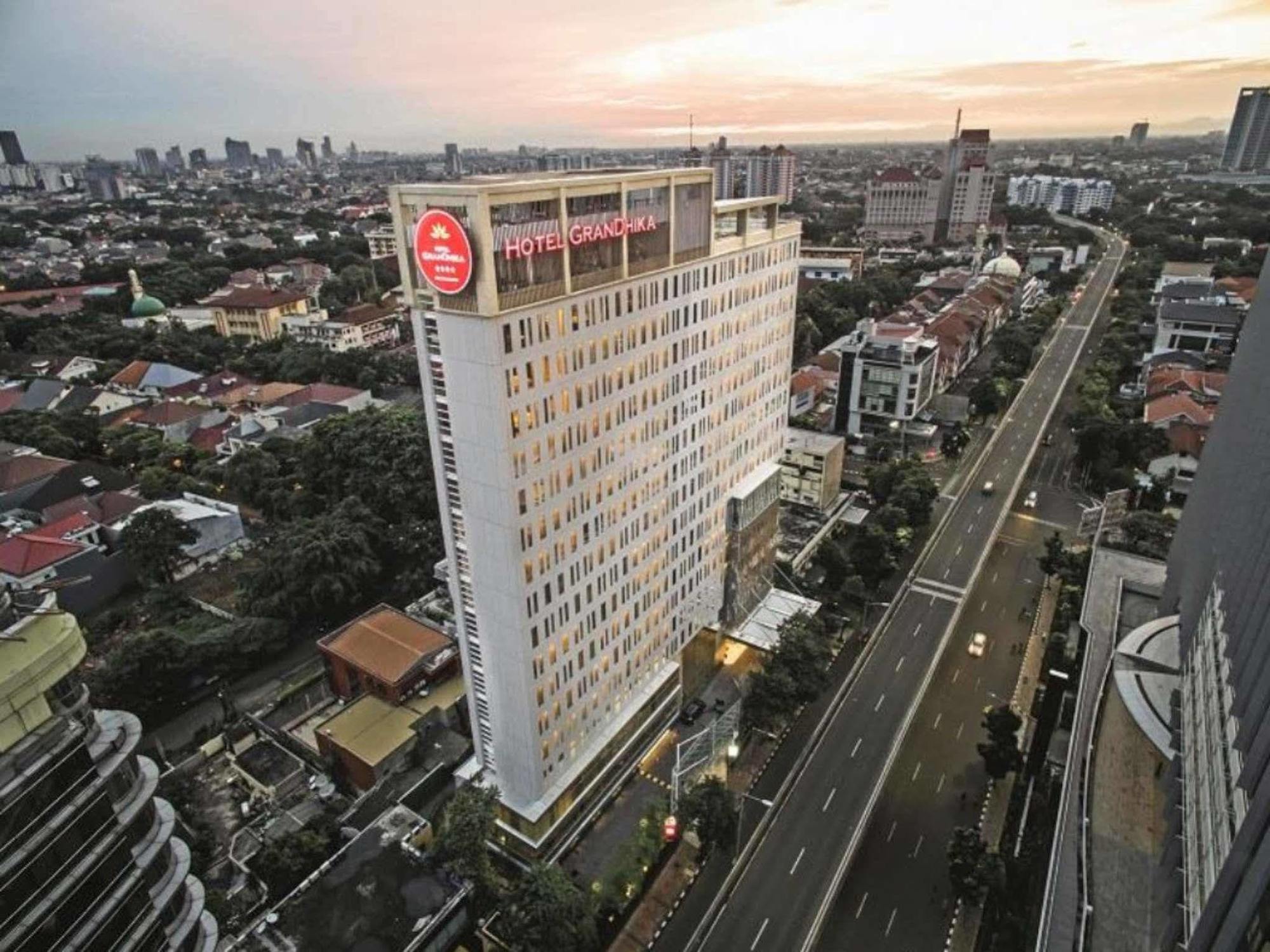 Grandhika Iskandarsyah Khách sạn 4*