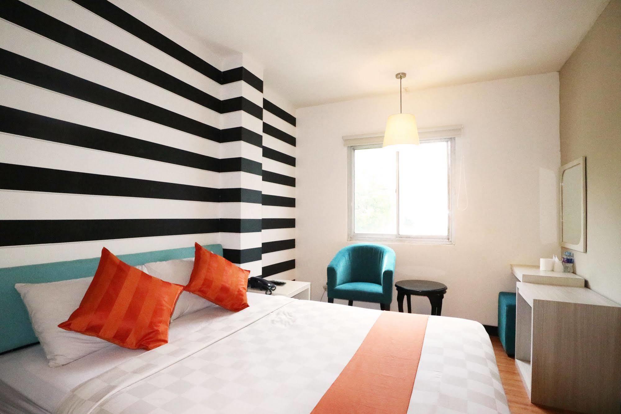Feodora Mangga Besar Hotel 3*