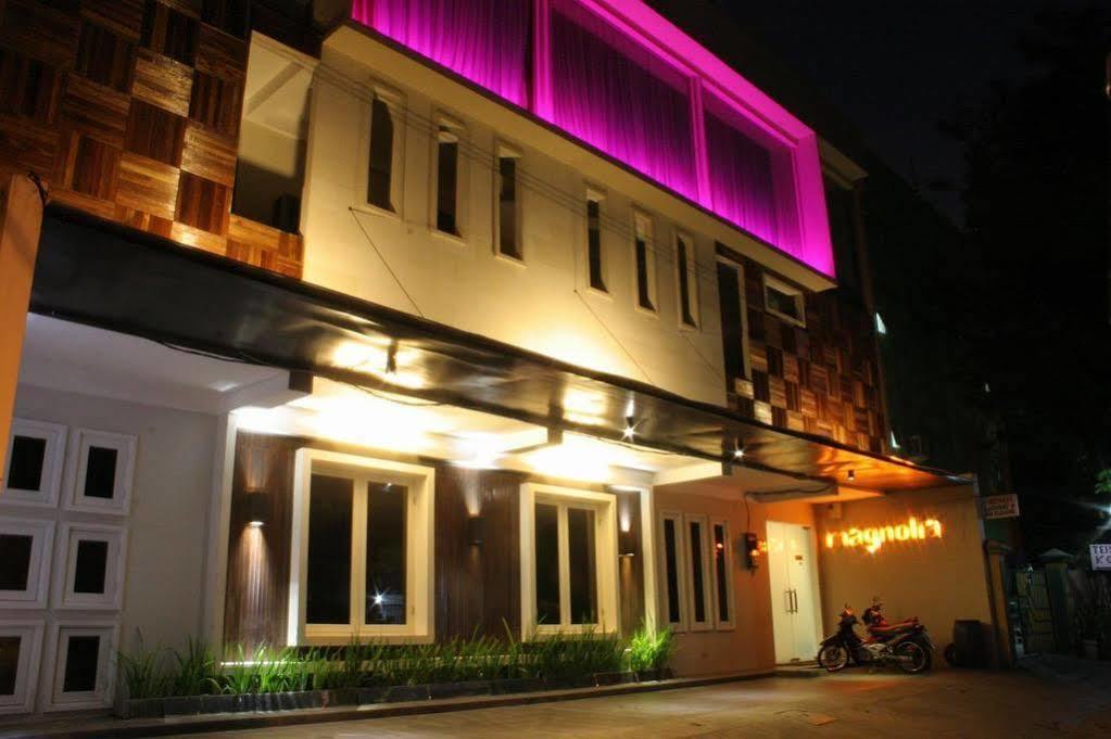 Magnolia Hotel *