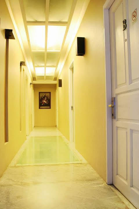 Magnolia Hotel *