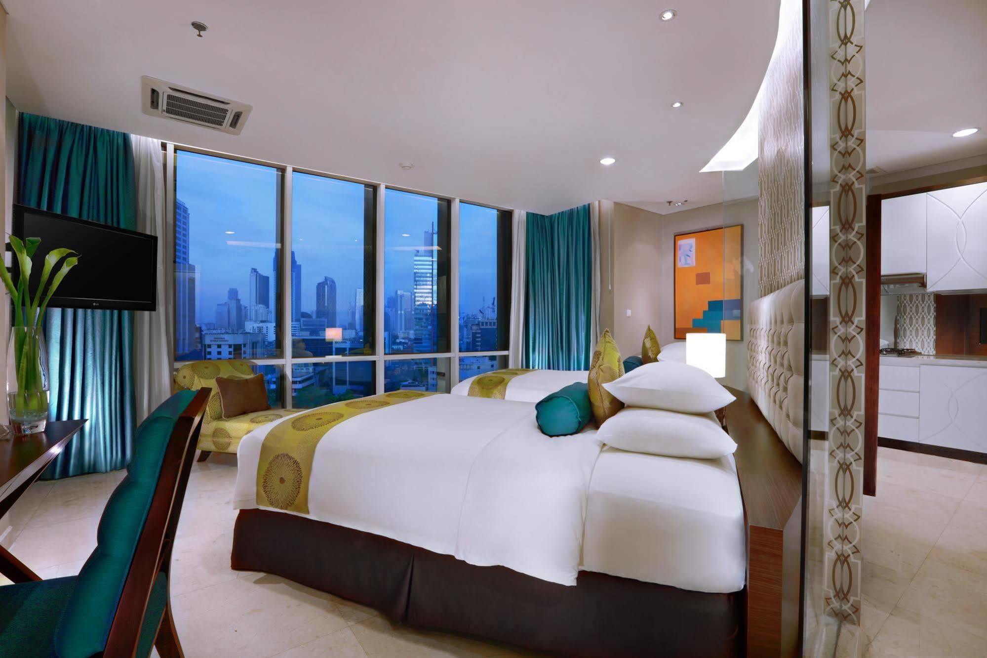 Hotel The Grove By Grand Aston