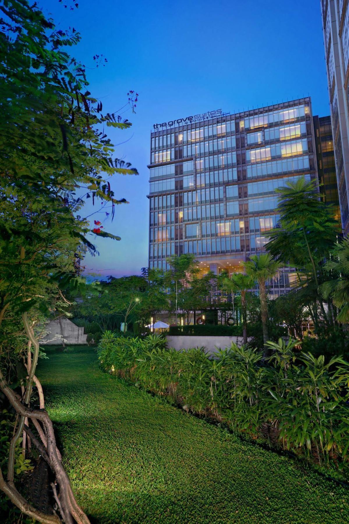 Hotel The Grove By Grand Aston Jakarta