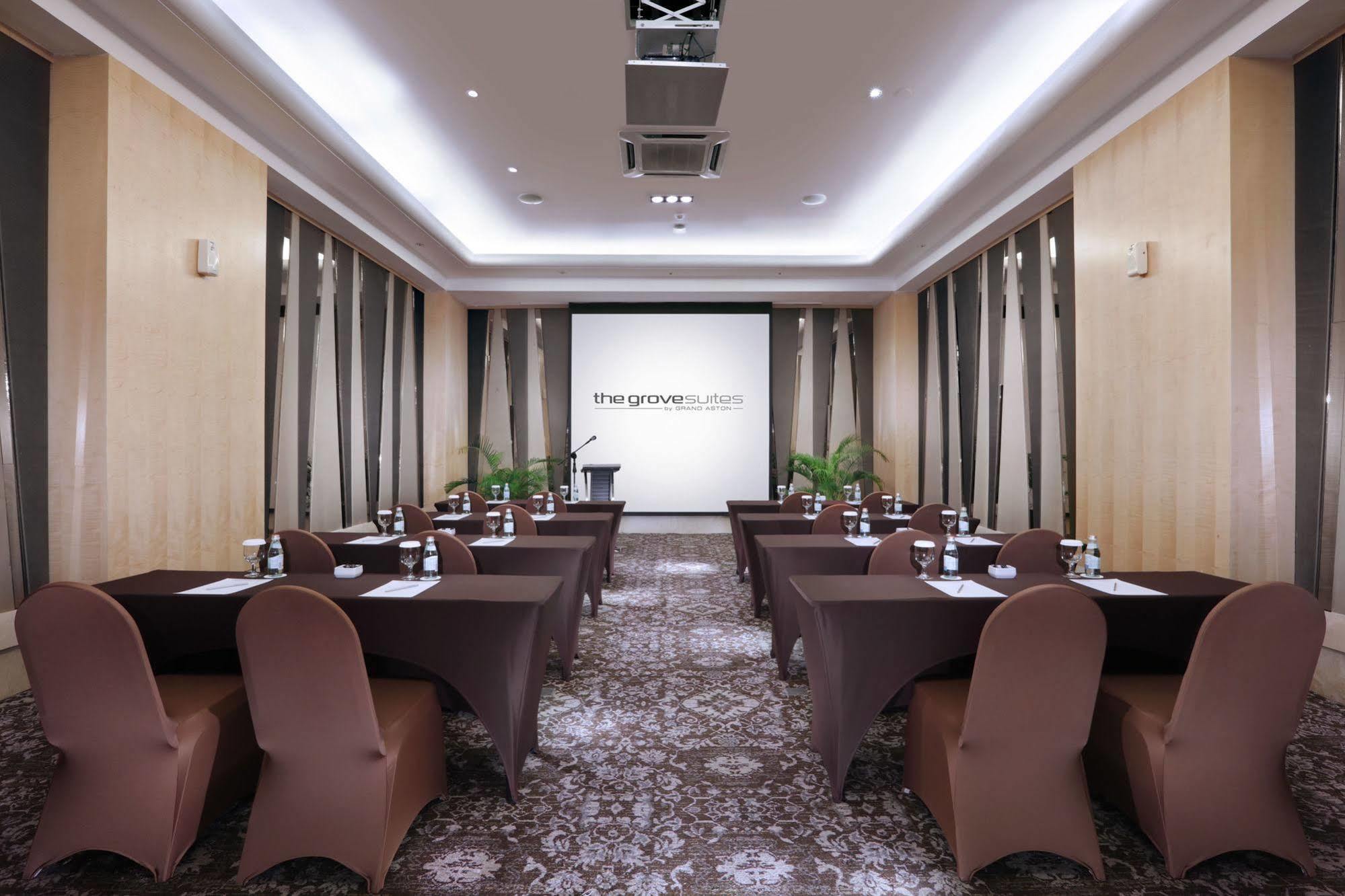 The Grove By Grand Aston 5*