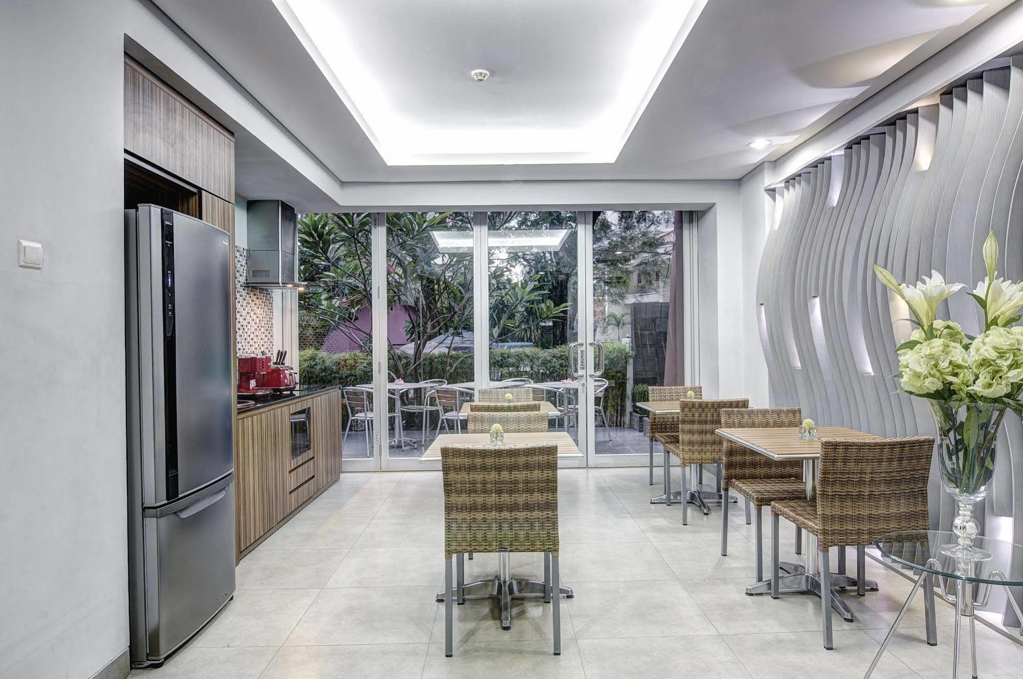 Sampit Managed By Flat06 Hotel Jakarta