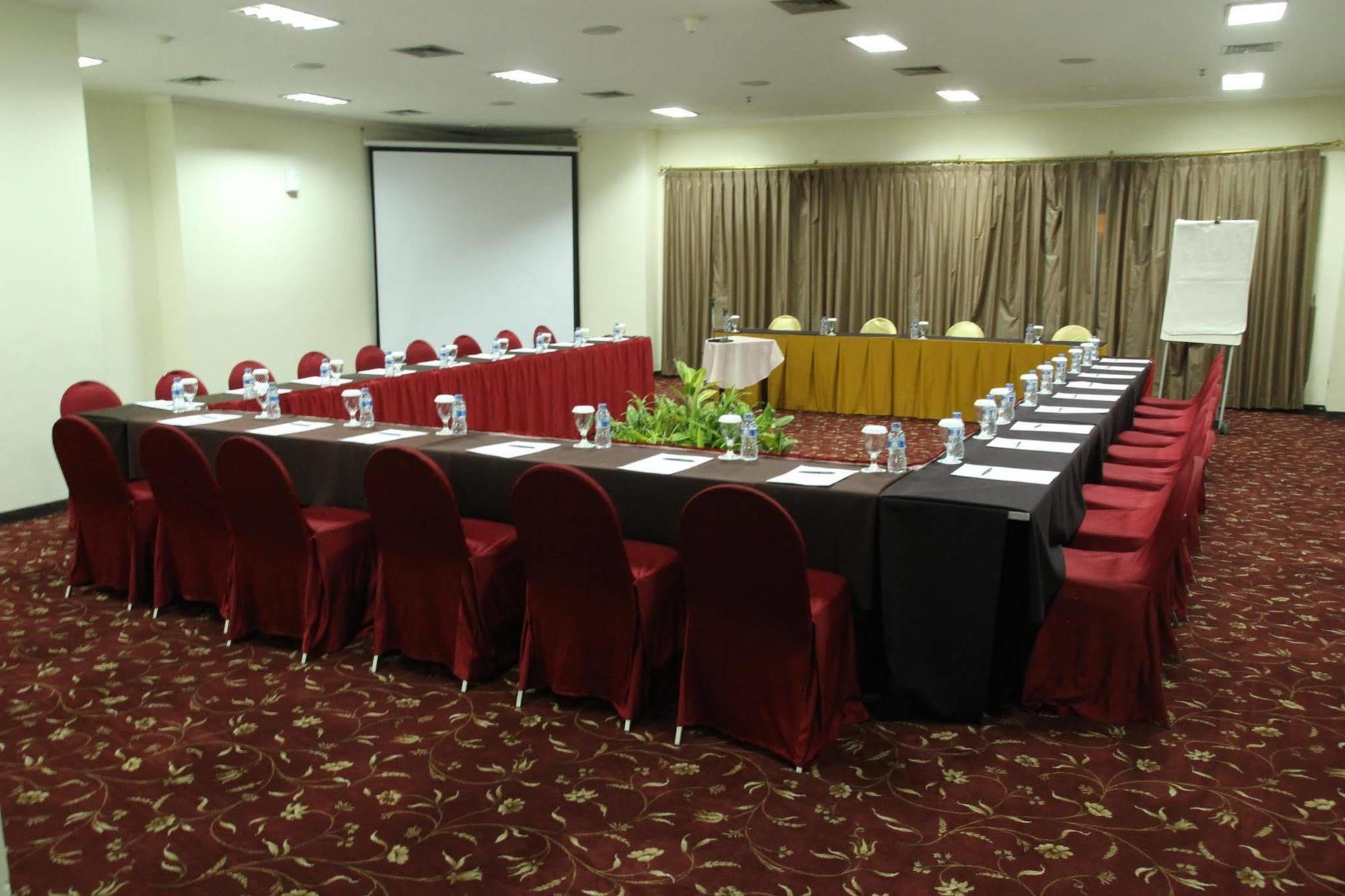 Oasis Amir Jakarta