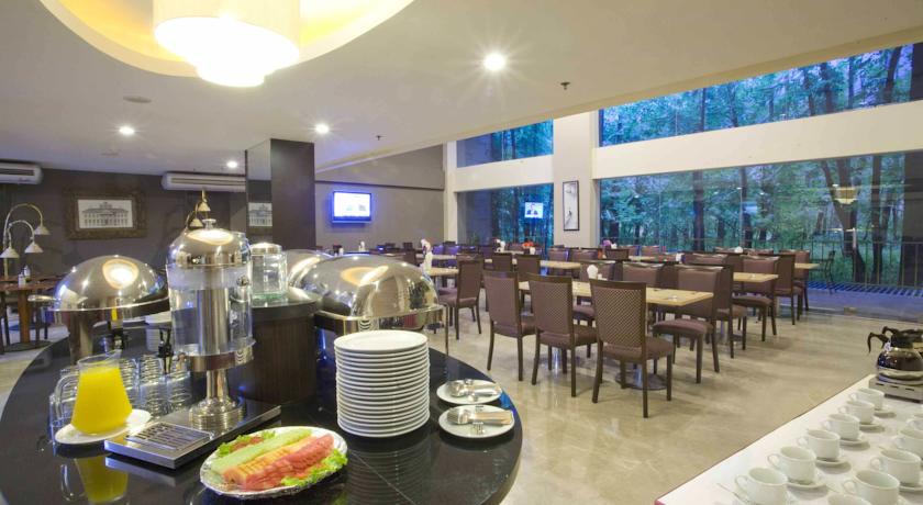 Losari Roxy Hotel 3*