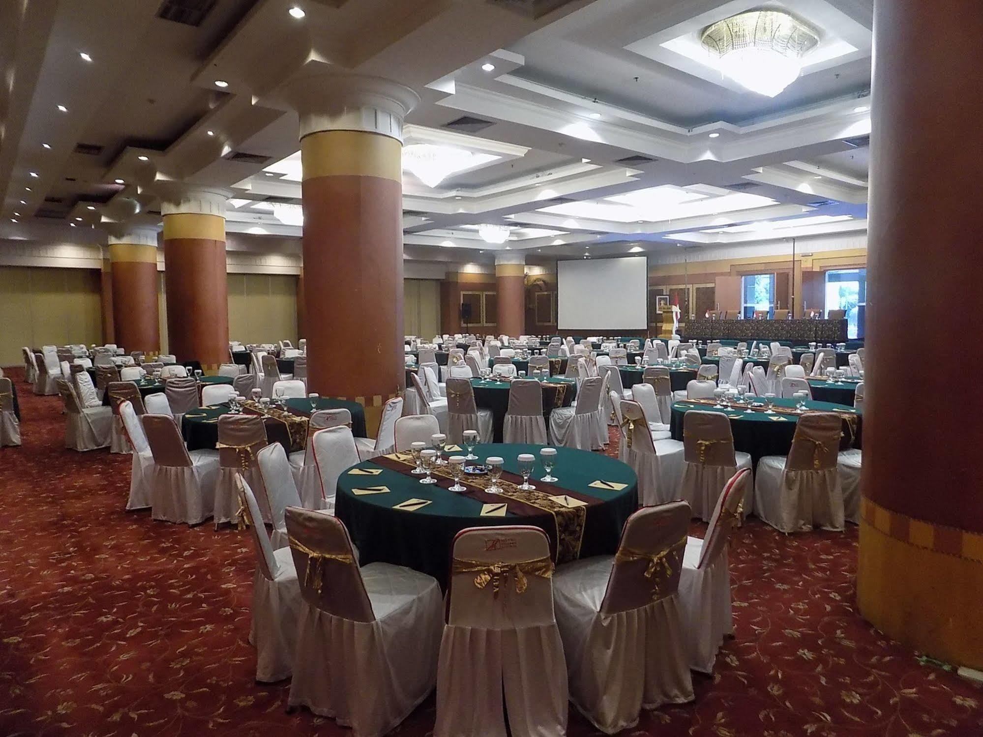Mega Anggrek Slipi 3* Jakarta