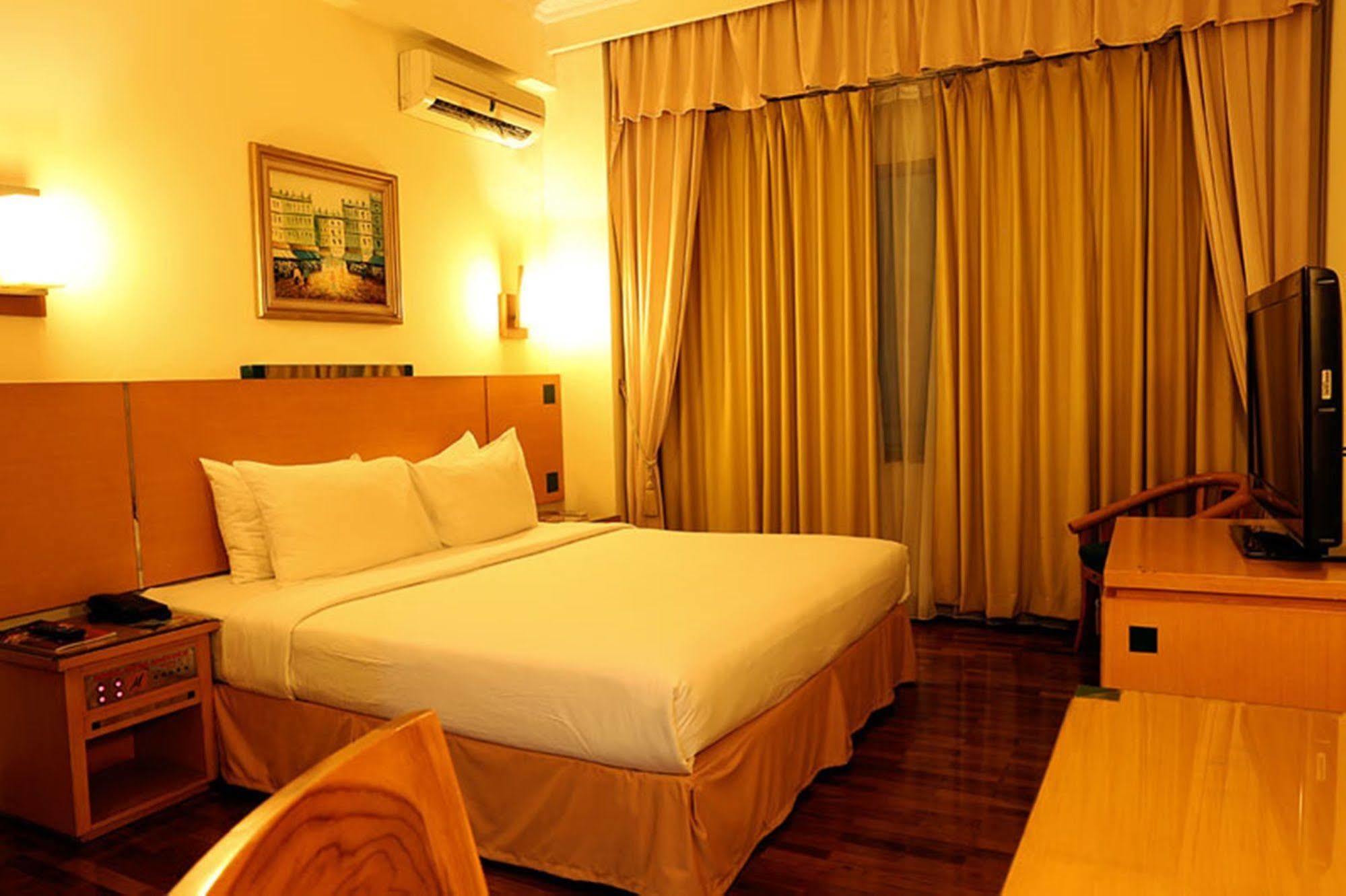 Hotel Mega Anggrek Slipi