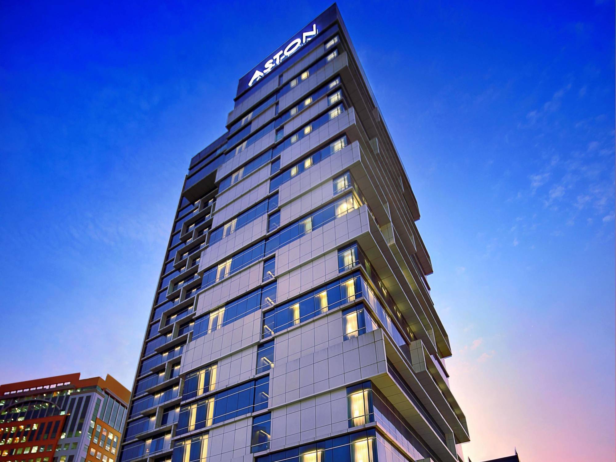 Aston Priority Simatupang And Conference Center 4*