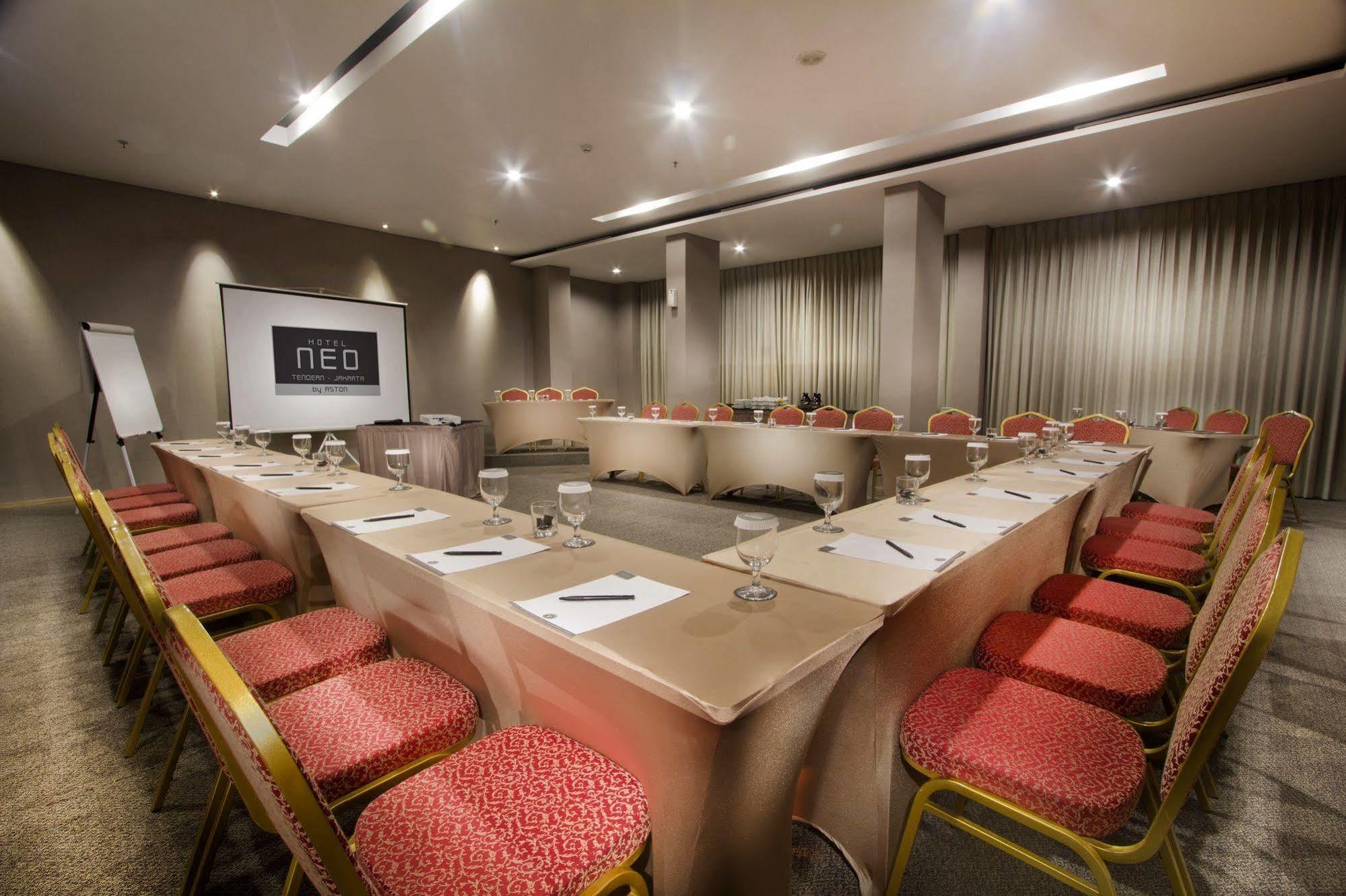 Neo Tendean By Aston Hotel 3*