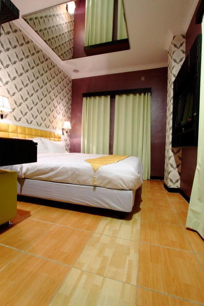 Rovi Boutique Hotel
