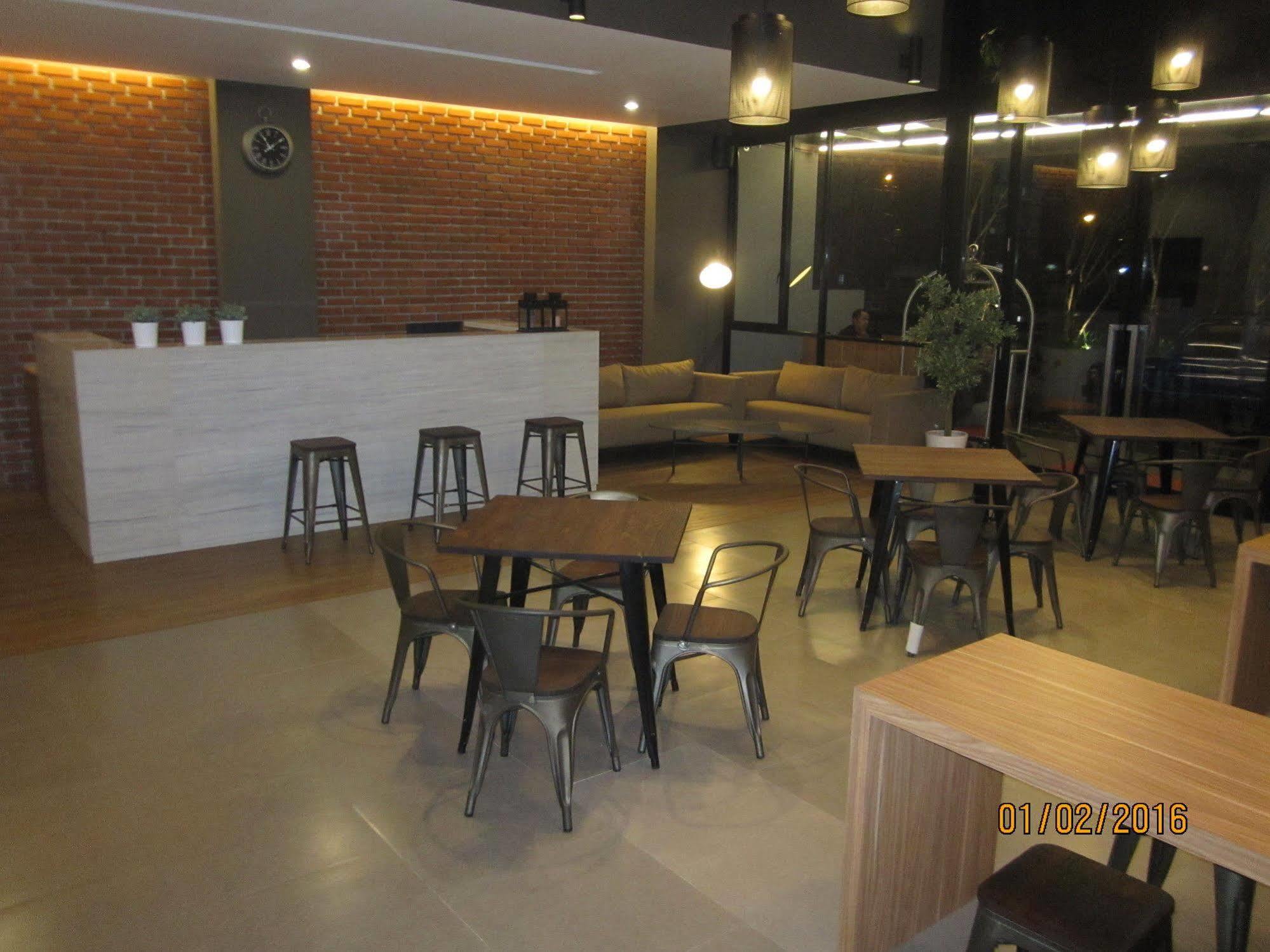 Maxley @arjuna Hotel 2*