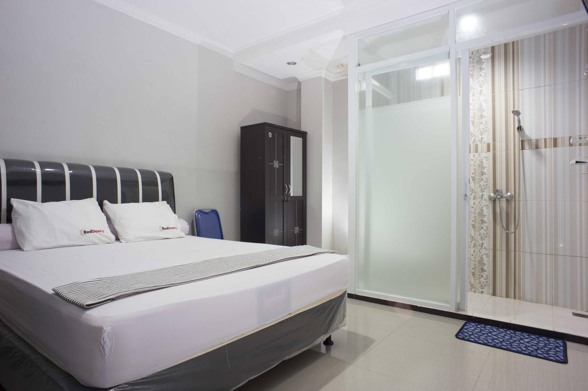 Guest house Reddoorz @ Blok A 2*