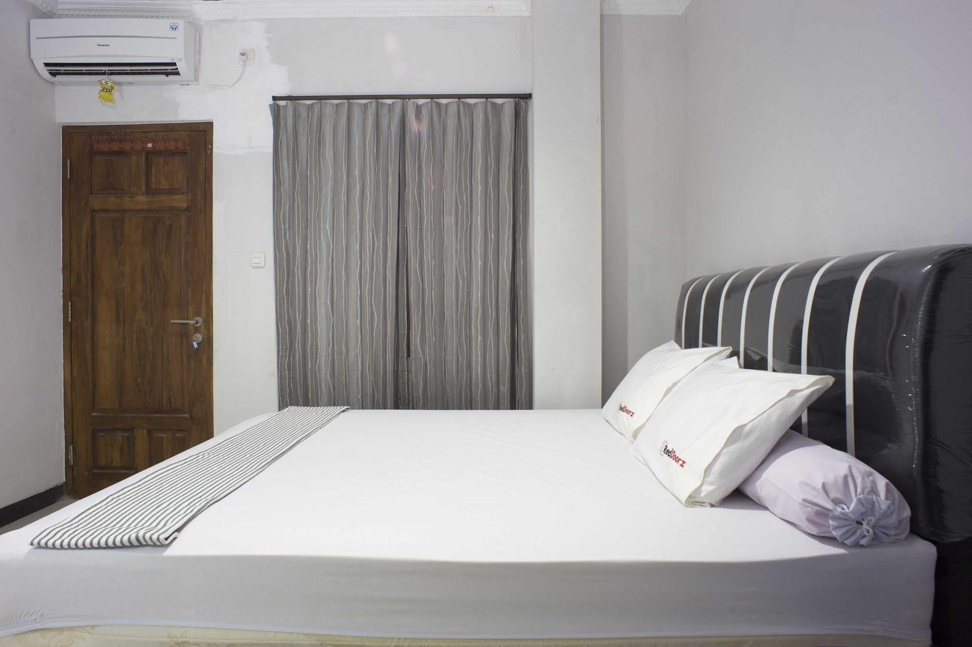 Reddoorz @ Blok A Guest house Jakarta